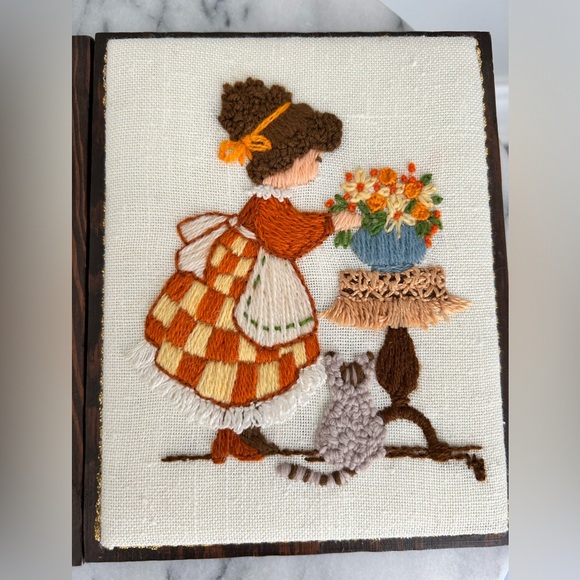 Vintage Crewel 70s art pieces, set of 2 - Picture 3 of 13